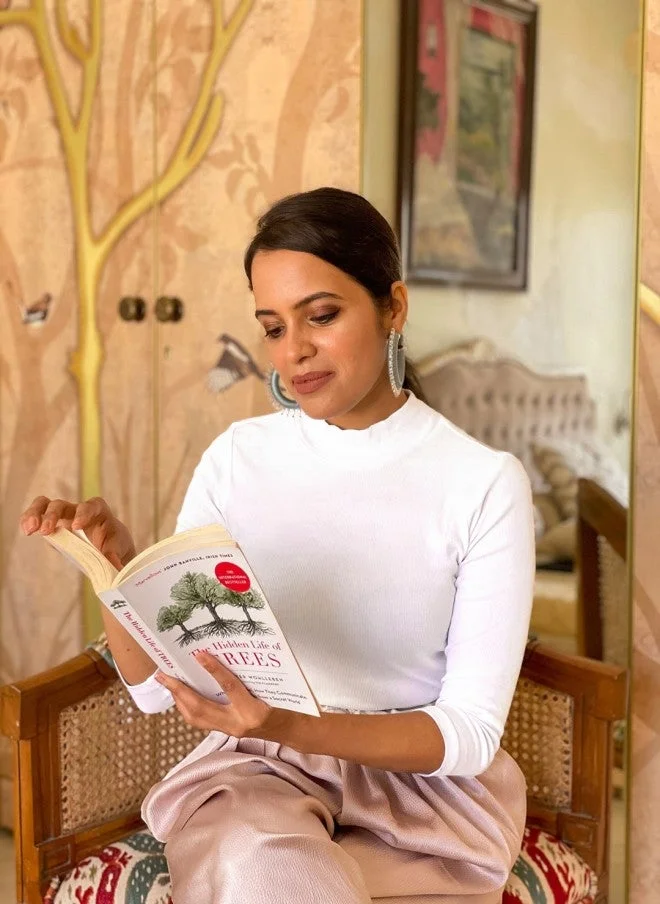 ساسافراس بلوزة قصيرة نسائية مضلعة بيضاء